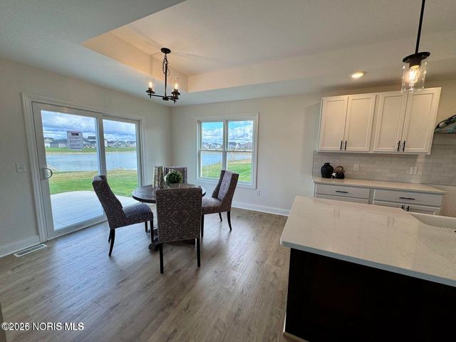 9838 Featherwood Lane, Sylvania, OH 43560