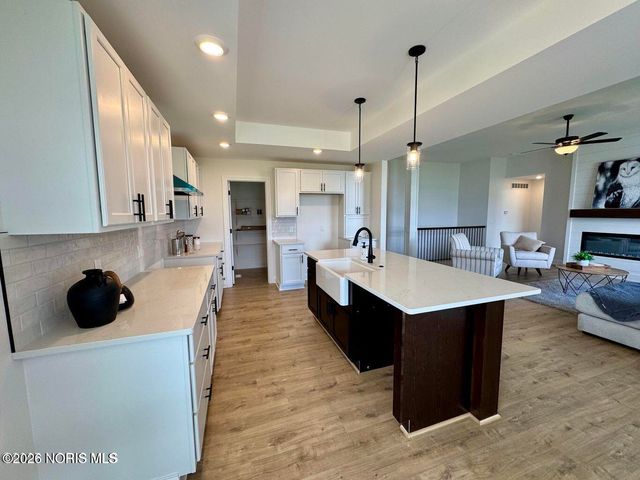 9838 Featherwood Lane, Sylvania, OH 43560