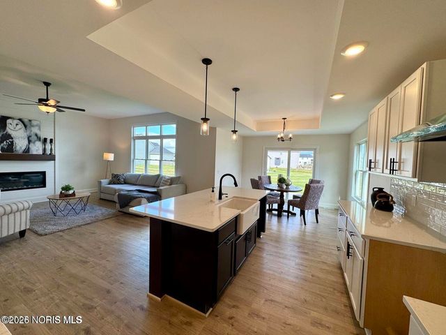 9838 Featherwood Lane, Sylvania, OH 43560