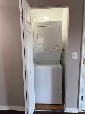 266 12th Street 3A, Wheeling, IL 60090