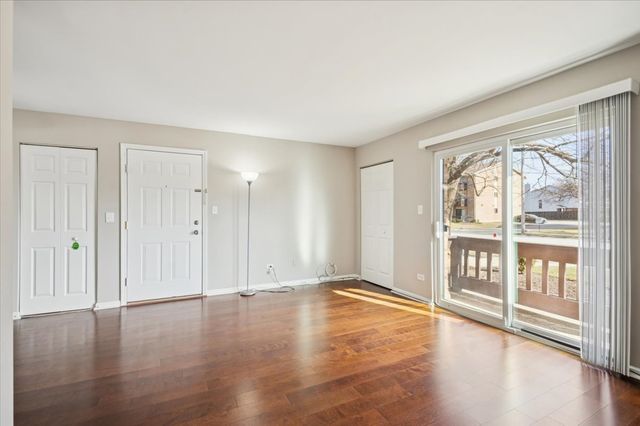 266 12th Street 3A, Wheeling, IL 60090