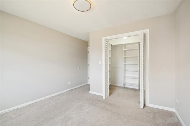 266 12th Street 3A, Wheeling, IL 60090