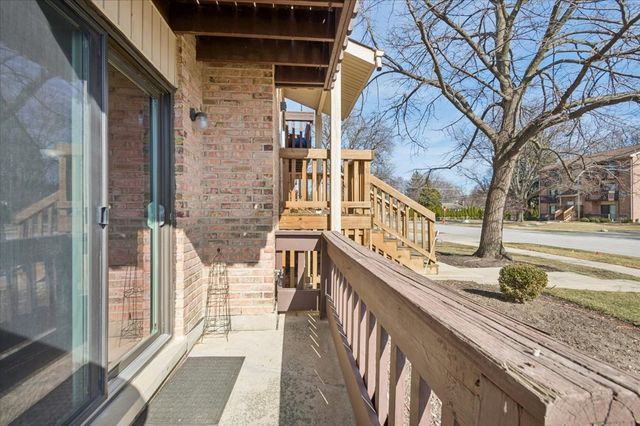 266 12th Street 3A, Wheeling, IL 60090