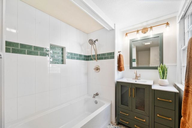 1623 N Hood St, Wichita, KS 67203