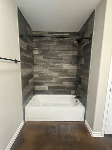 1047 Fieldstone DR, Lampasas, TX 76550