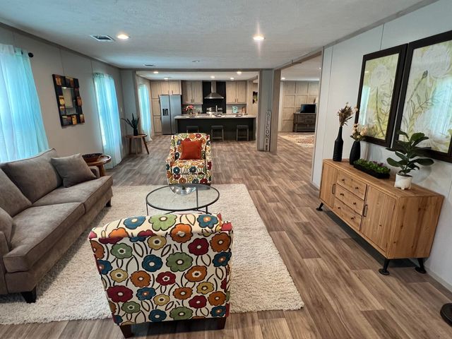215 Cottonwood Lane, Walterboro, SC 29488
