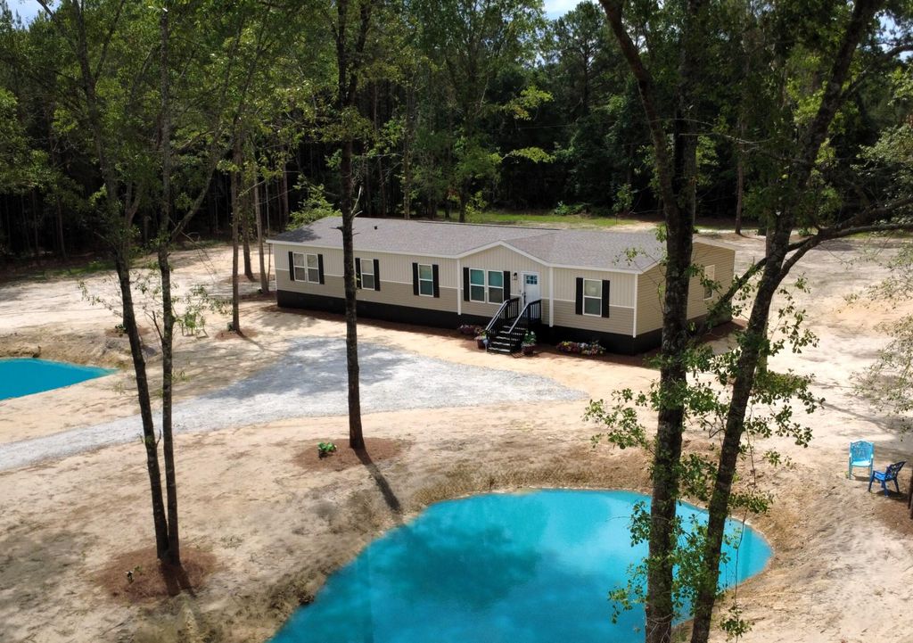 215 Cottonwood Lane, Walterboro, SC 29488