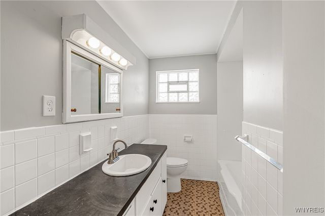 100 Palm Street, Lackawanna, NY 14218