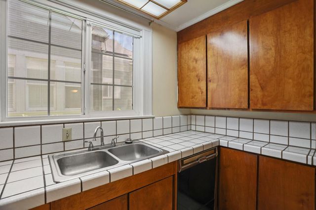 48 W Rose St, Stockton, CA 95202