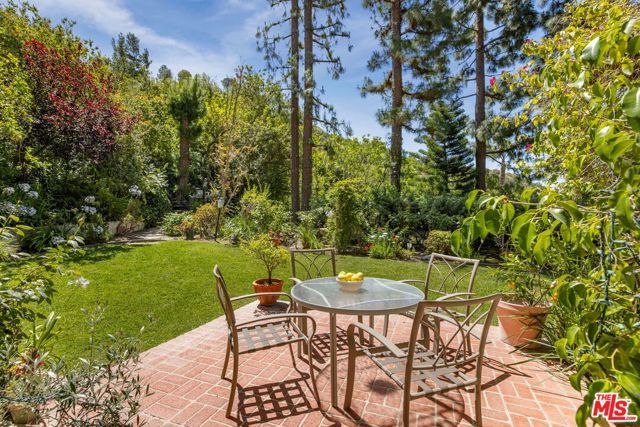 9778 Blantyre Drive, Los Angeles, CA 90210