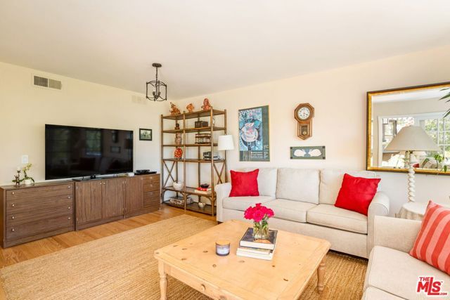 9778 Blantyre Drive, Los Angeles, CA 90210