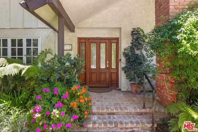 9778 Blantyre Drive, Los Angeles, CA 90210