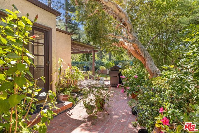 9778 Blantyre Drive, Los Angeles, CA 90210