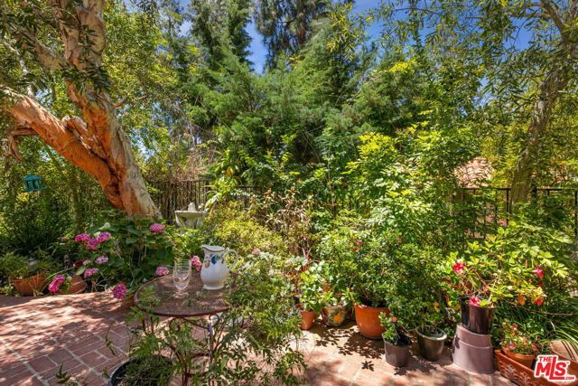 9778 Blantyre Drive, Los Angeles, CA 90210