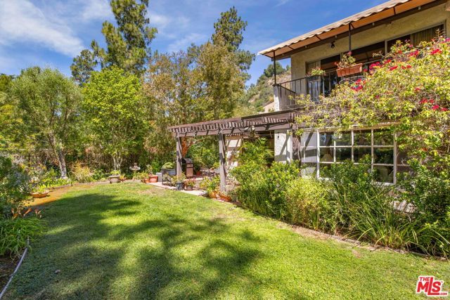 9778 Blantyre Drive, Los Angeles, CA 90210