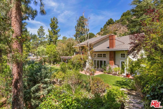 9778 Blantyre Drive, Los Angeles, CA 90210