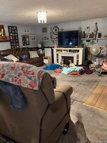 601 W Church St, Plumerville, AR 72127