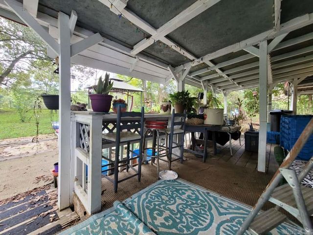 601 W Church St, Plumerville, AR 72127