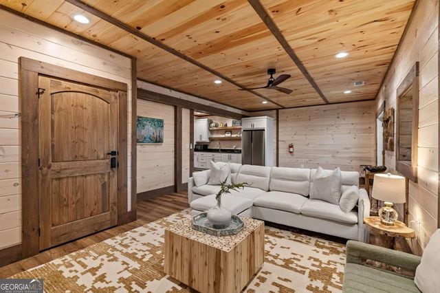 346 Logan Drive, Mineral Bluff, GA 30559