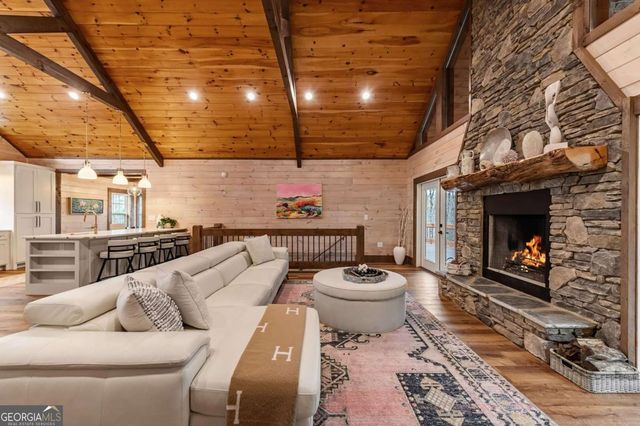 346 Logan Drive, Mineral Bluff, GA 30559