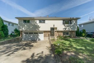 110 S Evergreen Avenue, Addison, IL 60101