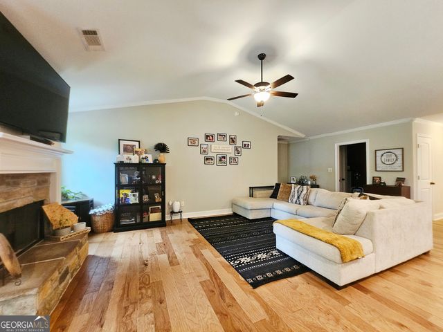 42 J D Walton Road, Newnan, GA 30263