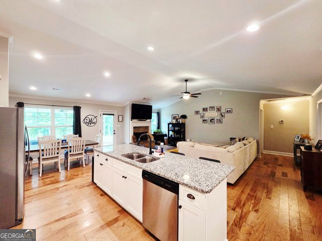 42 J D Walton Road, Newnan, GA 30263