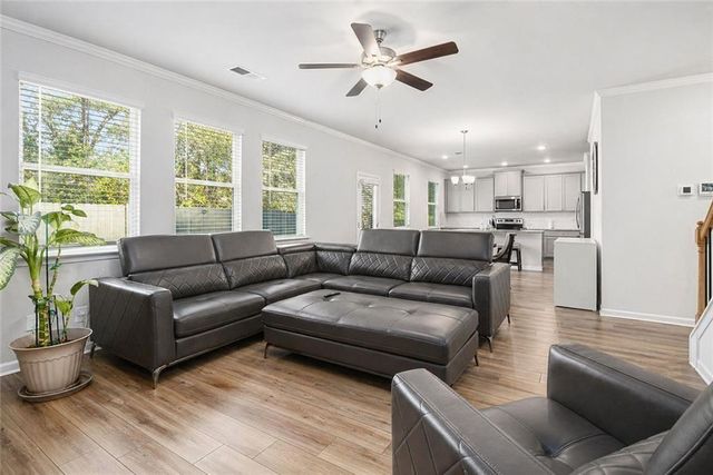 596 River Gardens Drive SE, Atlanta, GA 30354