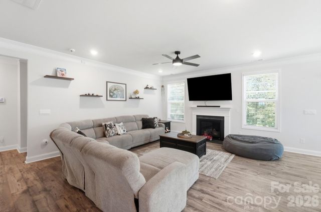 6042 Sylvan Drive, Denver, NC 28037
