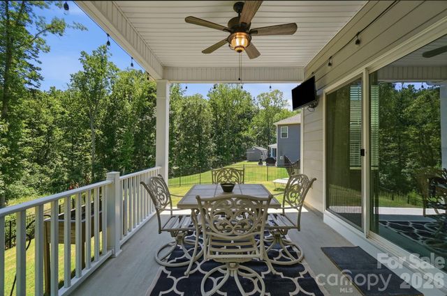 6042 Sylvan Drive, Denver, NC 28037