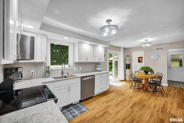 804 W South Forest Trail, Peoria, IL 61615