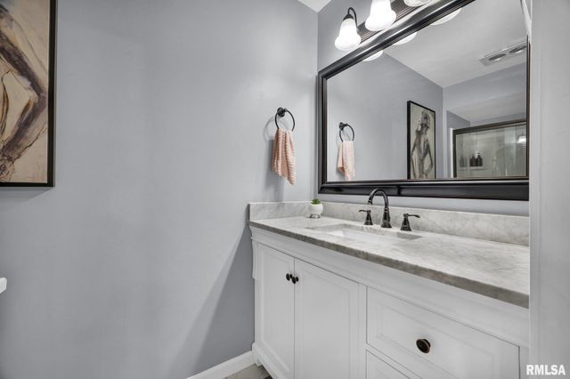 804 W South Forest Trail, Peoria, IL 61615
