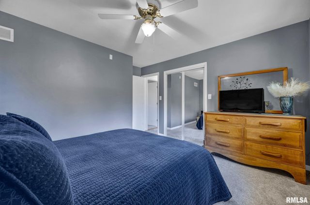 804 W South Forest Trail, Peoria, IL 61615