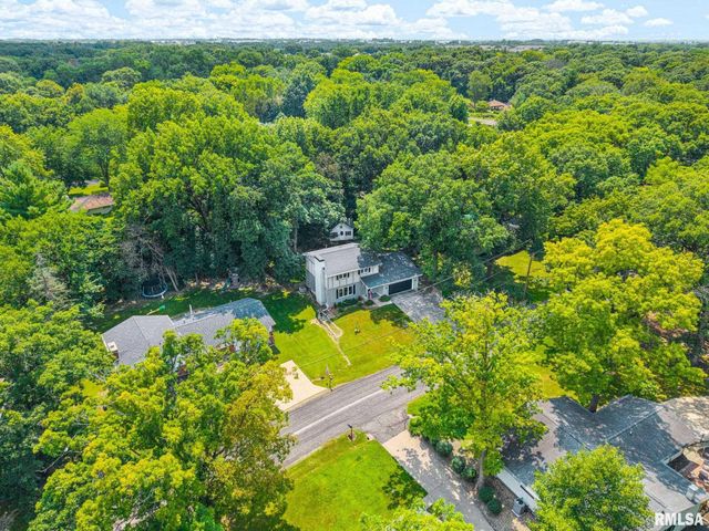 804 W South Forest Trail, Peoria, IL 61615