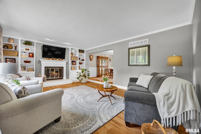 804 W South Forest Trail, Peoria, IL 61615