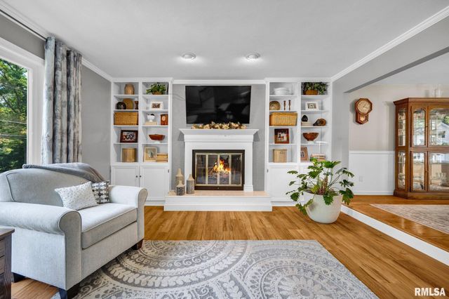 804 W South Forest Trail, Peoria, IL 61615