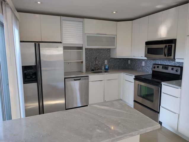 9322 SW 5th St A, Boca Raton, FL 33428