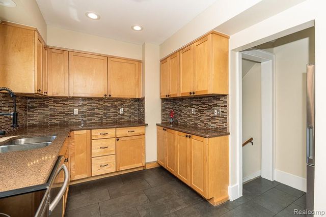 22612 Arcadia Street, Saint Clair Shores, MI 48082