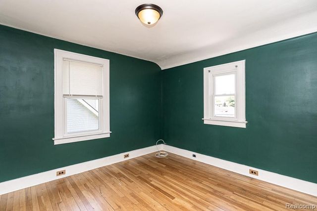22612 Arcadia Street, Saint Clair Shores, MI 48082