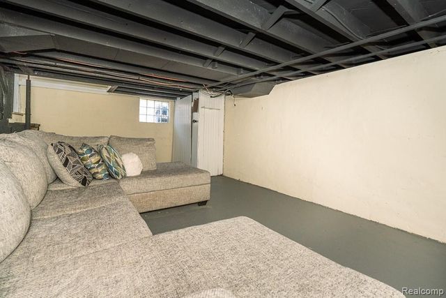 22612 Arcadia Street, Saint Clair Shores, MI 48082
