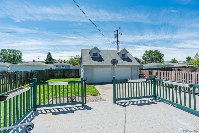 22612 Arcadia Street, Saint Clair Shores, MI 48082