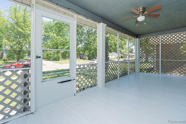 22612 Arcadia Street, Saint Clair Shores, MI 48082