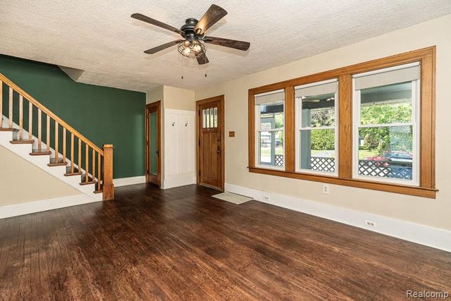22612 Arcadia Street, Saint Clair Shores, MI 48082