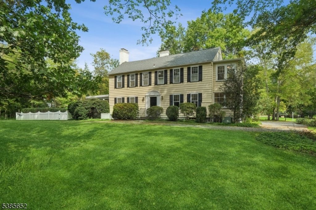 9 Wren Ct, Morris Twp., NJ 07960
