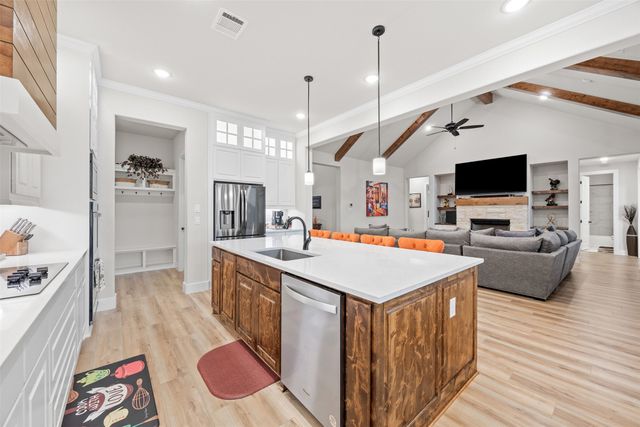 321 Rolling Meadows Drive, Waxahachie, TX 75165