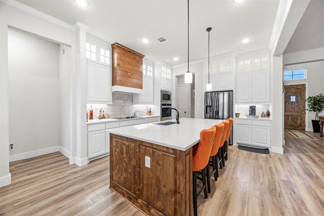 321 Rolling Meadows Drive, Waxahachie, TX 75165