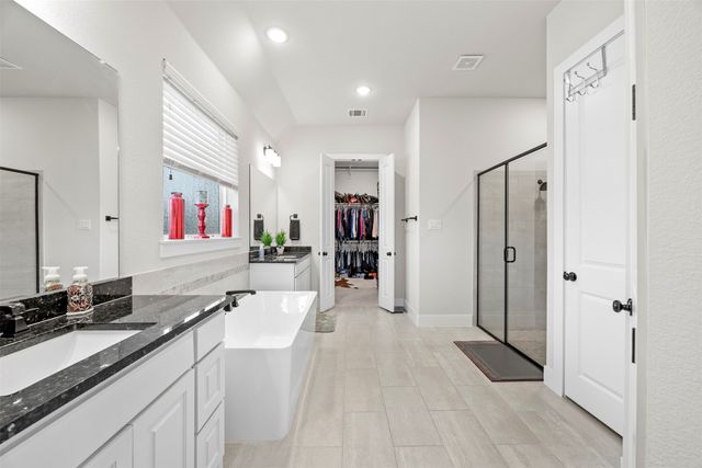 321 Rolling Meadows Drive, Waxahachie, TX 75165