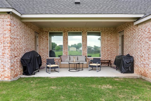 321 Rolling Meadows Drive, Waxahachie, TX 75165