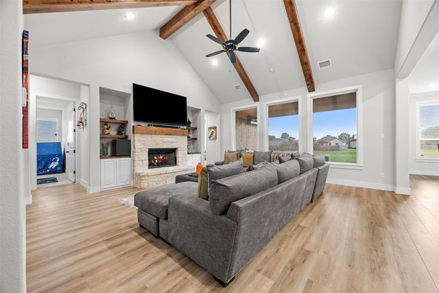 321 Rolling Meadows Drive, Waxahachie, TX 75165