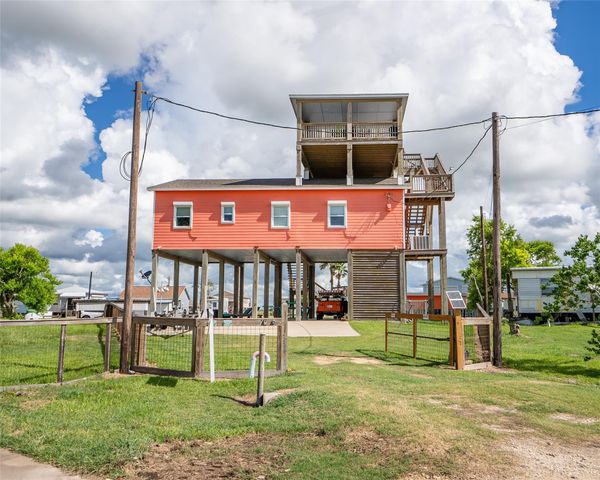 1056 County Road 202, Sargent, TX 77414